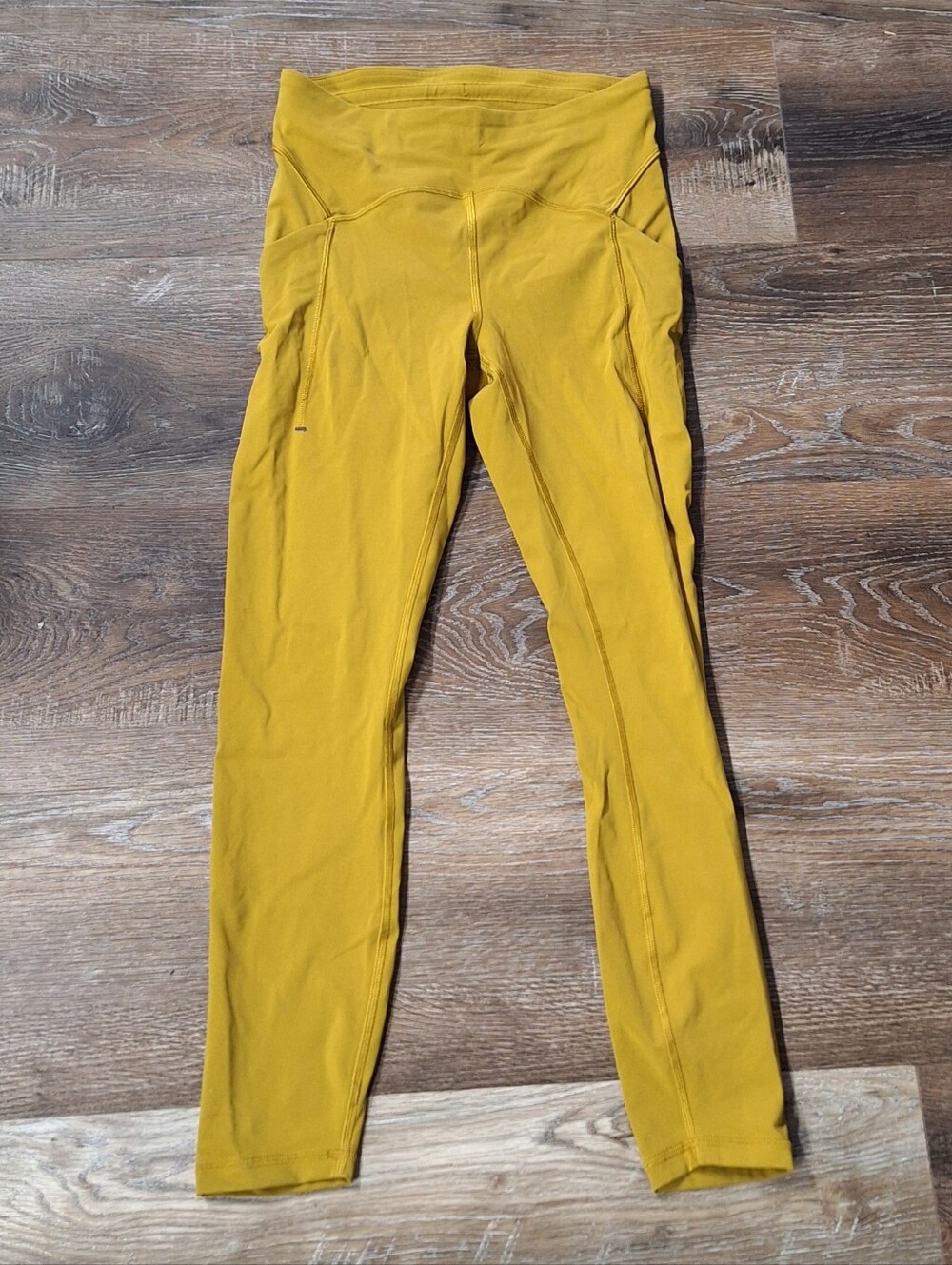 Lululemon Athletica High-Rise Side Pocket Leggings in Auric Gold, Small - Picture 3 of 11